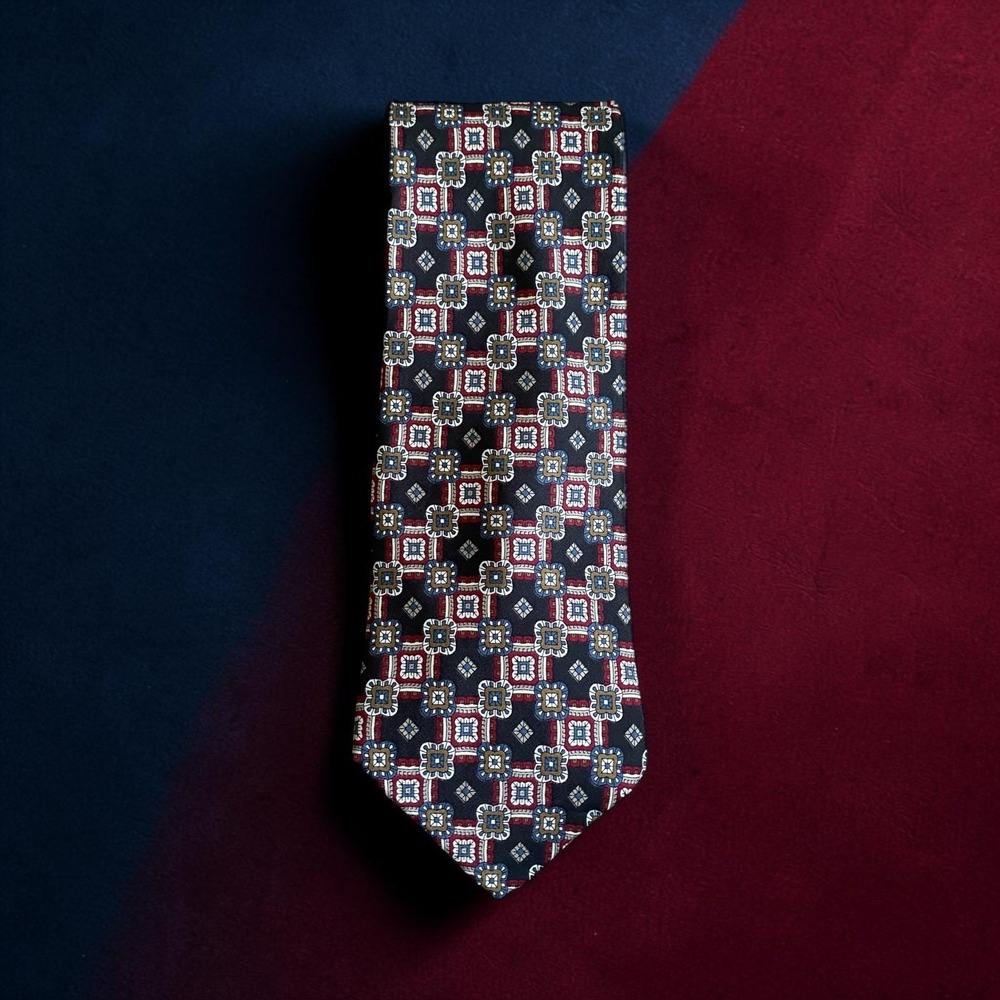 Van Heusen 100% Silk Necktie Burgundy Navy  Geometric Classic Office Made USA